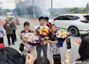 跪地相拥泣不成声！湖南妈妈刷到被拐30多年儿子视频遗憾错过相认，一年后儿子回家了