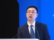 曾任证监会发行监管部副主任，李筱强长期借用他人账户违规买卖股票，以“业务咨询”“投资入股”名义收受巨额财物，离职后仍不知止